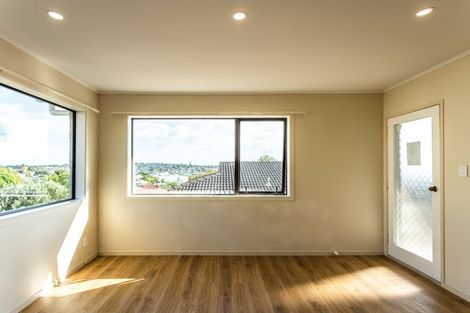 Photo of property in 2/2 Frost Road, Mount Roskill, Auckland, 1041
