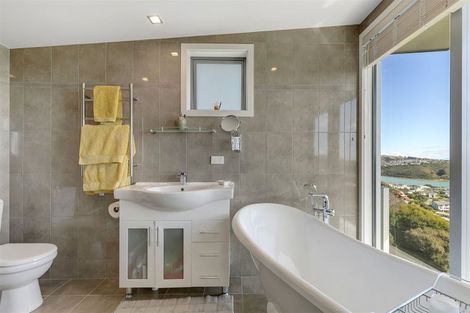 Photo of property in 21 Seascape View, Paremata, Porirua, 5024