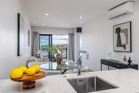 Photo of property in 8/805 Riddell Road, Saint Heliers, Auckland, 1071