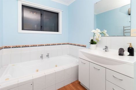 Photo of property in 6b Fovant Street, Russley, Christchurch, 8042