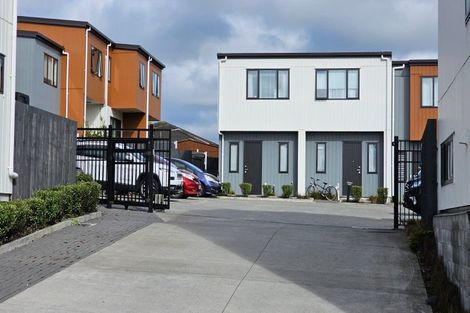 Photo of property in 9/6 Kereru Street, Henderson, Auckland, 0612
