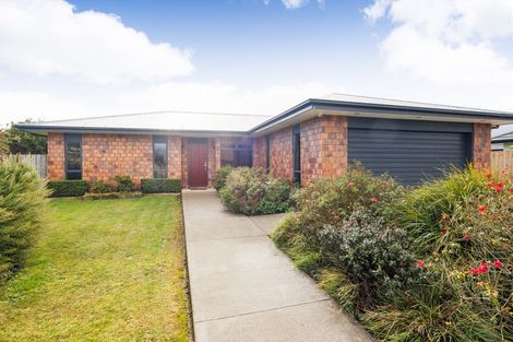 Photo of property in 22 Oak Crescent, Ashhurst, 4810