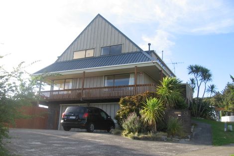 Photo of property in 25 Mercury Way, Whitby, Porirua, 5024