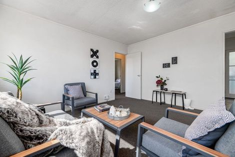 Photo of property in 2/219 Swanson Road, Henderson, Auckland, 0610