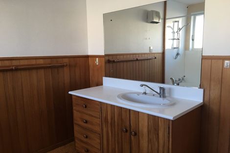 Photo of property in 122 Kings Crescent, Hutt Central, Lower Hutt, 5010