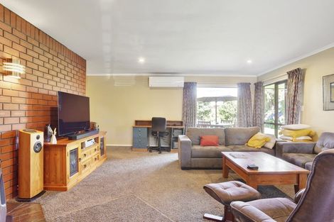 Photo of property in 5 Hinton Place, Rangiora, 7400