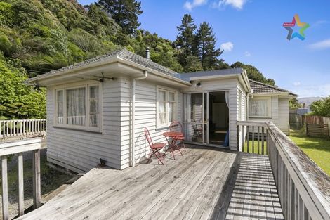 Photo of property in 24 Korau Grove, Stokes Valley, Lower Hutt, 5019