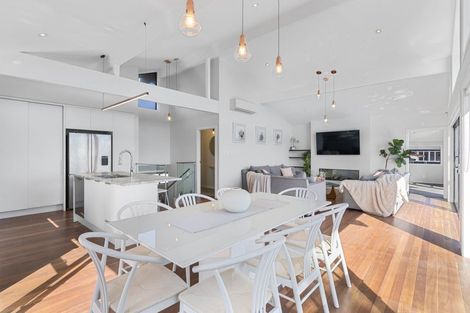 Photo of property in 12 Hyde Road, Rothesay Bay, Auckland, 0630