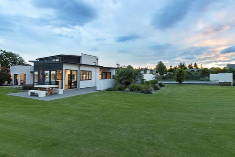 Photo of property in 14 Oakgrove Drive, Rangiora, 7400