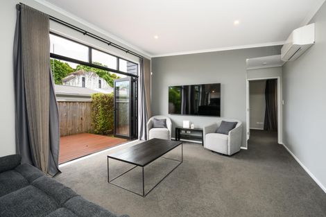 Photo of property in 30a Alfred Street, Roslyn, Palmerston North, 4414