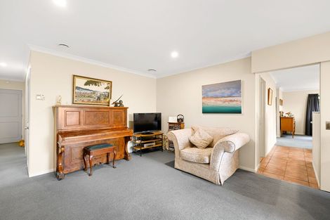 Photo of property in 74 Ayrshire Drive, Grandview Heights, Hamilton, 3200