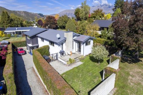 Photo of property in 8 Bracken Street, Arrowtown, 9302