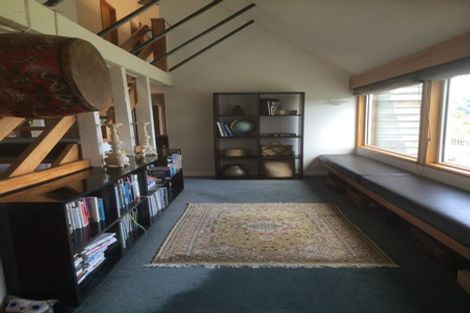 Photo of property in 28 Ngaumatau Road, Point Howard, Lower Hutt, 5013