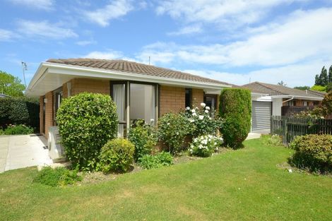 Photo of property in 2/58 Ambleside Drive, Burnside, Christchurch, 8053