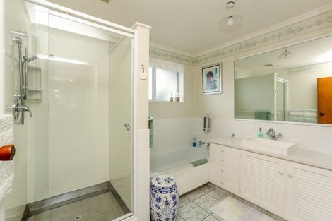 Photo of property in 19 Roy Terrace, Moturoa, New Plymouth, 4310