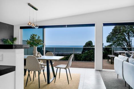 Photo of property in 14 Shearer Drive, Oakura, 4314