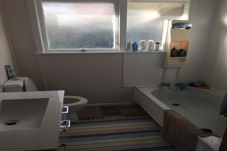 Photo of property in 2/62 Church Street, Northcote Point, Auckland, 0627