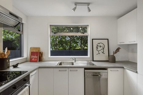 Photo of property in G 01/97 Pupuke Road, Northcote, Auckland, 0627