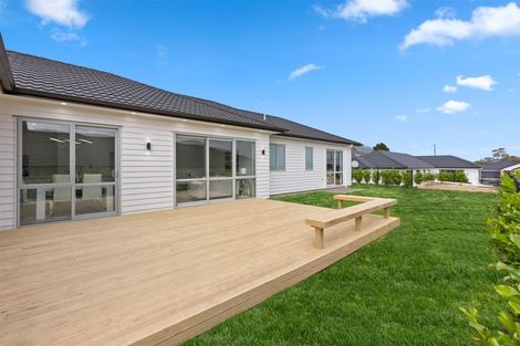 Photo of property in 11 Captain Rings Drive, Papakura, 2110