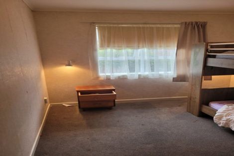 Photo of property in 15 Tiki Street, New Lynn, Auckland, 0600