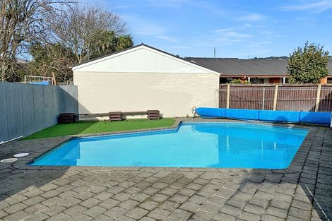 Photo of property in 15 Karen Lane, Beckenham, Christchurch, 8023