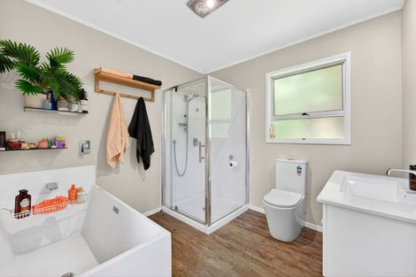 Photo of property in 69 Kia Ora Road, Beach Haven, Auckland, 0626