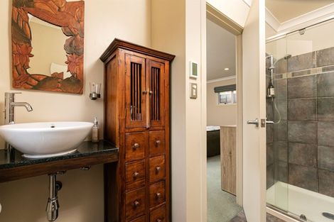 Photo of property in 28 Admirals Court Drive, Greenhithe, Auckland, 0632