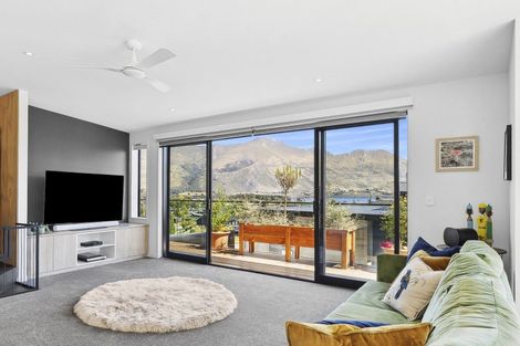 Photo of property in 9 Barclay Place, Wanaka, 9305