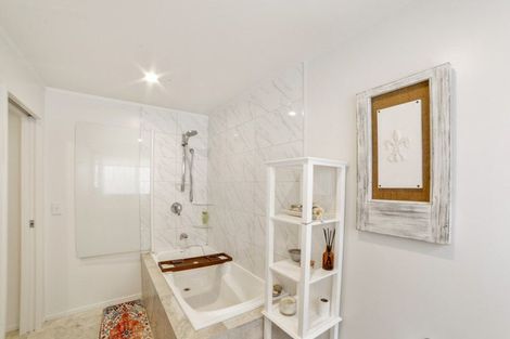 Photo of property in 32 Kimihia Road, Huntly, 3700