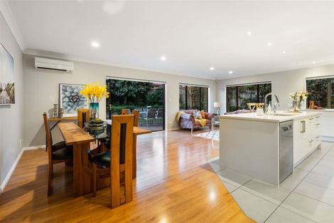 Photo of property in 15 Sandalwood Place, Somerville, Auckland, 2014