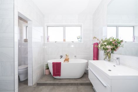 Photo of property in 98a Beerescourt Road, Beerescourt, Hamilton, 3200