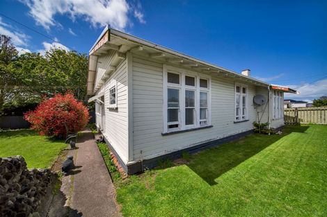 Photo of property in 50 Collins Street, Hawera, 4610