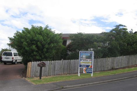 Photo of property in 12 Cassandra Grove, Totara Vale, Auckland, 0629