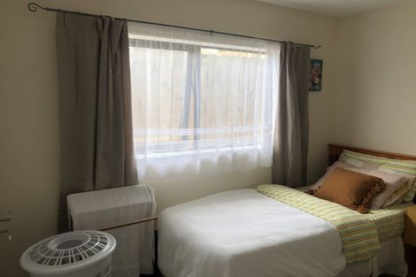 Photo of property in 29b Edgewater Drive, Pakuranga, Auckland, 2010