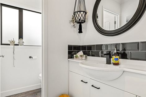 Photo of property in 8 Milkers Gate, Parklands, Christchurch, 8083