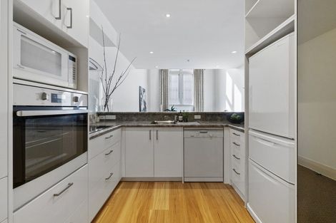 Photo of property in Whitmore Apartments, 1b/7 Stout Street, Wellington Central, Wellington, 6011