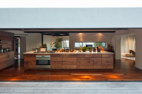 Photo of property in 3 Maramanui Way, Karaka Bays, Wellington, 6022