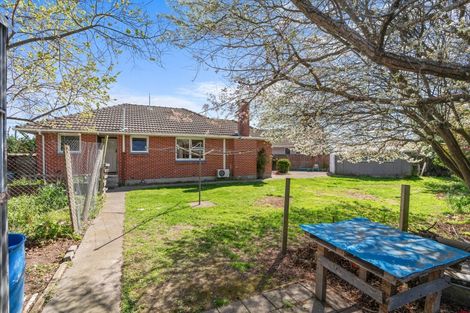 Photo of property in 10 Bendale Place, Avonhead, Christchurch, 8042