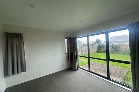 Photo of property in 19 Barrys Road, Glendene, Auckland, 0602