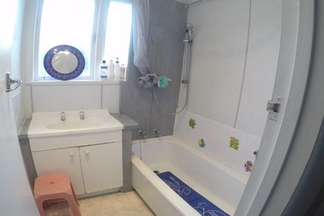 Photo of property in 1/7 Barbary Avenue, Kelston, Auckland, 0602