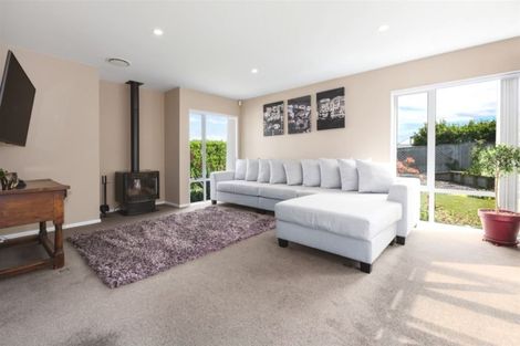 Photo of property in 6 Sumner Terrace, Aotea, Porirua, 5024