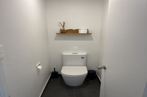 Photo of property in 1/38 Hillcrest Avenue, Hillcrest, Auckland, 0627