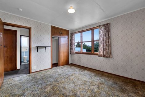 Photo of property in 79 Omata Road, Marfell, New Plymouth, 4310