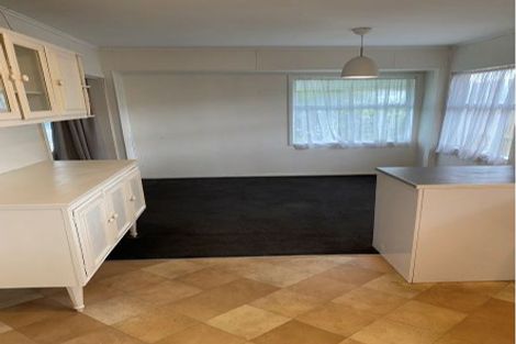 Photo of property in 135 View Road, Sunnyvale, Auckland, 0612