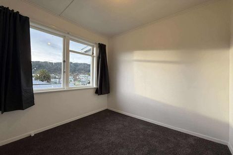 Photo of property in 9 Wainhouse Street, Stokes Valley, Lower Hutt, 5019