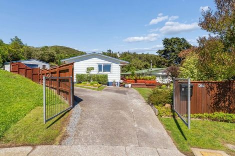 Photo of property in 21 Oaklands Grove, Clouston Park, Upper Hutt, 5018