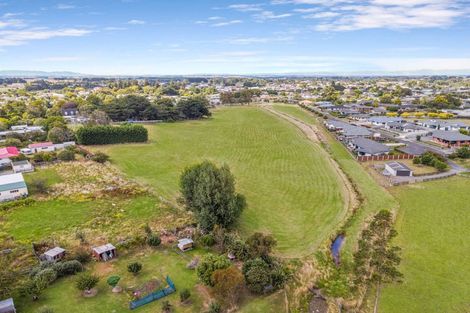 Photo of property in 2 Barnett Drive, Marton, 4710