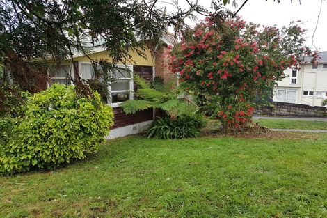 Photo of property in 8 Thomas Avenue, Te Atatu Peninsula, Auckland, 0610
