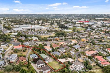 Photo of property in 79 Buscomb Avenue, Henderson, Auckland, 0610