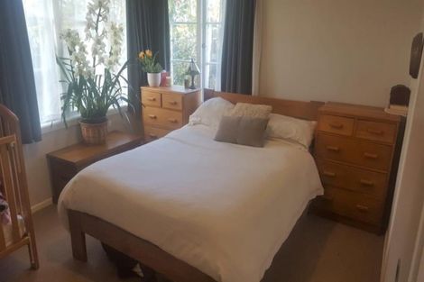 Photo of property in 1 Ward Crescent, Te Atatu Peninsula, Auckland, 0610